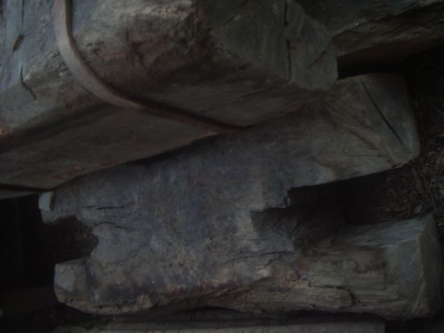 Antico frantoio intagliato in legno risalente a 230 anni fa - Foto 7