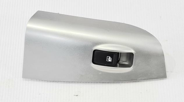 PULSANTIERA POSTERIORE DESTRA KIA Sportage Serie 483525-1110 (0410)