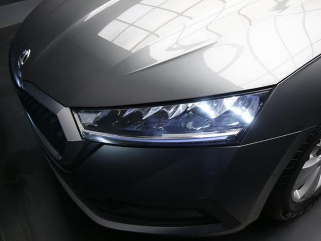 SKODA Octavia 2.0 TDI 116CV DSG Wagon Executive rif. 24143910 - Foto 10
