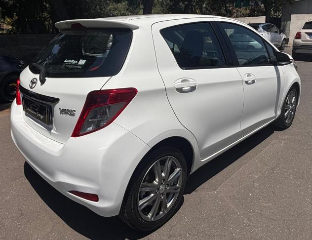 Toyota Yaris 1.4 D-4D 5 porte Lounge - Foto 3