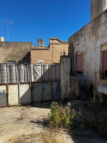 MARSALA CASA DA RISTRUTTURARE DI CIRCA150 MQ CON 500 MQ SPAZIO ESTERNO - Foto 4