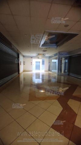 IMMOBILI-IMMOBILE COMMERCIALE-Via Pizzone, 9, 84085 Mercato San Severino SA, Italia