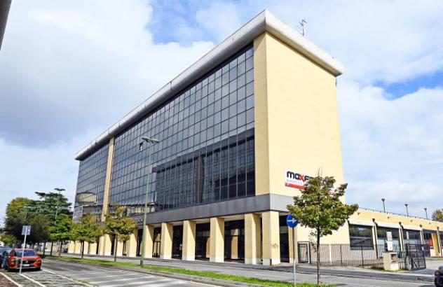 Immobile di 279 m² con più di 5 locali in affitto a Sesto San Giovanni - Foto 16