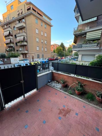APPIO LATINO TRILOCALE CON GIARDINO