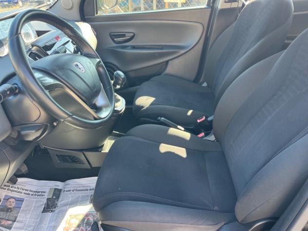 Lancia Ypsilon 1.2 69 CV 5 porte S&S Silver - Foto 6