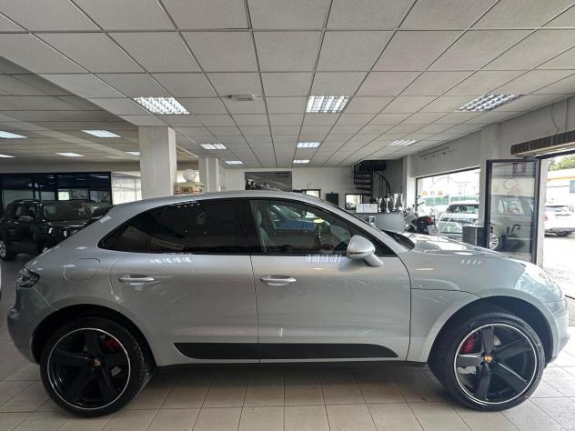Porsche Macan 2.0 245 HP RESTYLING FULL TENUTA IN MODO MANIACALE - Foto 6