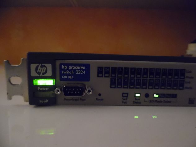SWITCH USATO POCO OTTIME CONDIZIONI,FUNZIONANTE,CON CAVO ALIMENTAZIONE,MARCA HP - Foto 3