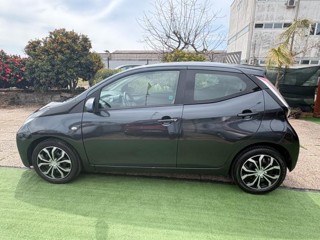 Toyota Aygo 1.0 VVT-i 69 CV 5 porte x-business - Foto 4