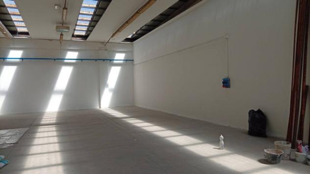 Immobile di 210 m² con 1 locale in affitto a Novi di Modena