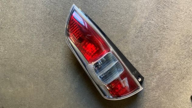 Fanali posteriori Daihatsu Sirion del 2007 - Foto 2