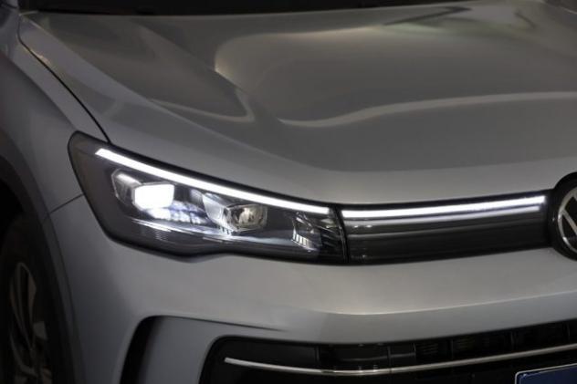 VOLKSWAGEN Tiguan 2.0 TDI 150 CV SCR DSG Life rif. 23636931 - Foto 2