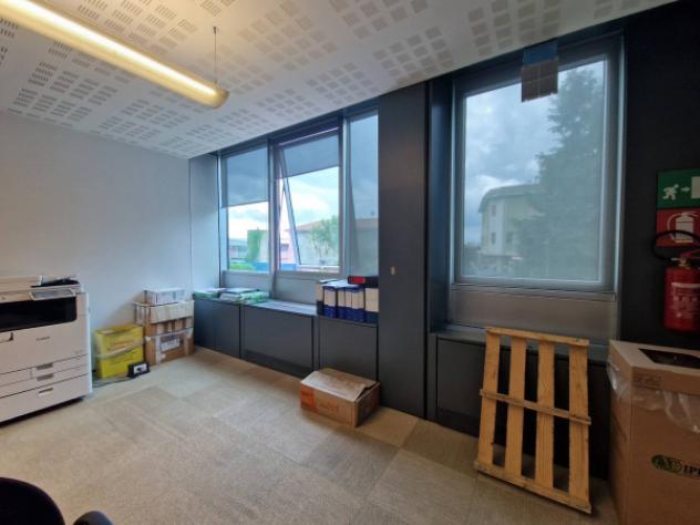 Immobile di 370 m² con più di 5 locali in affitto a Limbiate - Foto 8