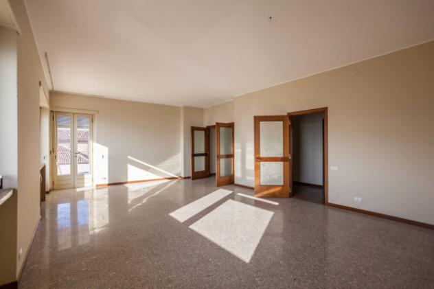 Appartamento di 265 m² con più di 5 locali e box auto doppio in affitto a Castiglione Torinese - Foto 4