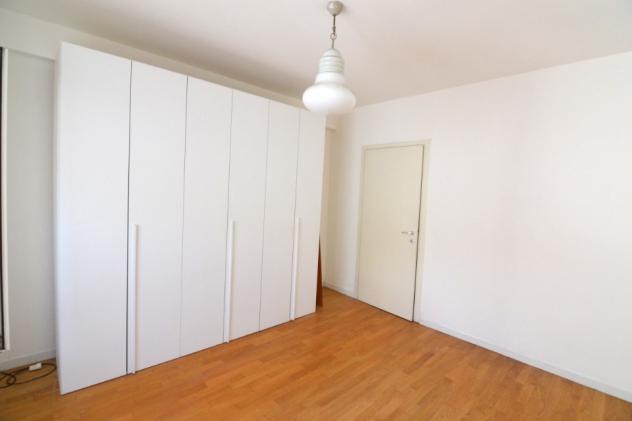 TRILOCALE SU DUE LIVELLI PARZIALMENTE ARREDATO IN CENTRO LECCO – ZONA PEDONALE - Foto 15