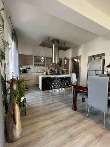RIF. 108 VILLA SINGOLA DI 2 APPARTAMENTI CON GIARDINO OTTIMO STATO - Foto 2