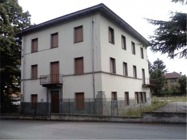 V000037 - AMPIO UFFICIO CON AREA ESTERNA