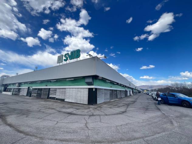 Immobile di 540 m² con 4 locali in vendita a Roncadelle