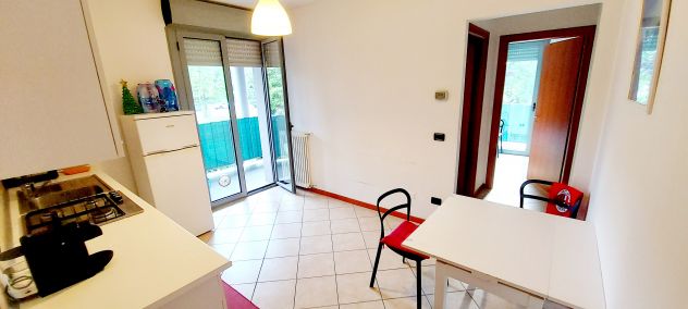 AFFITTASI BILOCALE DA AGOSTO ZONA SAN LAZZARO VIA PARIGI - Foto 2