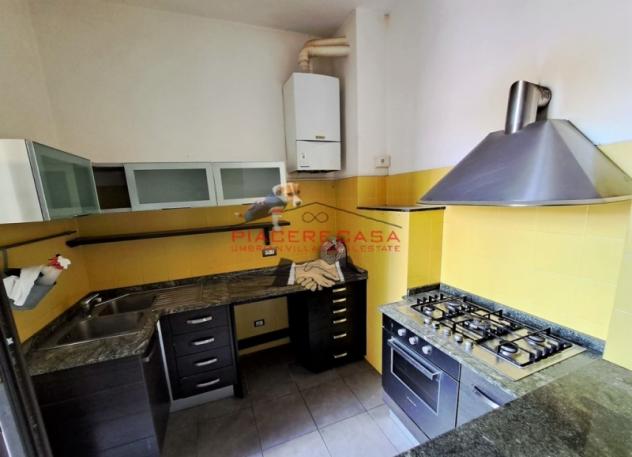Orvieto centro - Appartamento con ingresso indipendente completato da balcone, magazzino e terrazze condivise in vendita in posizione centrale - Foto 4