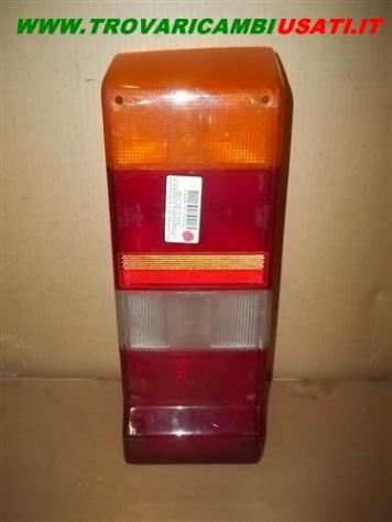 FANALE POST.S. PLASTICA FANALE POST. SX ARANCIO AUTOBIANCHI Y10  Parti elettriche  Fanaleria  Fanali  Fanale post. sx. AUTOBIANCHI - Y10 - 01-04-1985