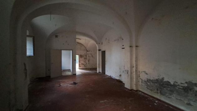 locale di sgombero in vendita a Peccioli in zona Fabbrica