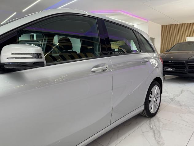 Mercedes-benz Classe B 180d Premium - Foto 8