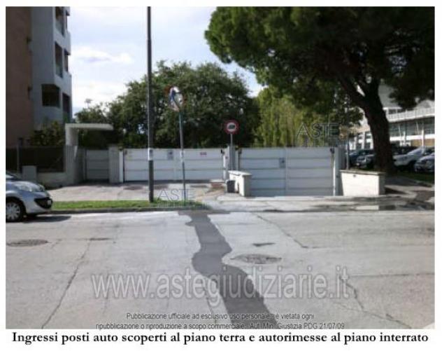IMMOBILI-ALTRA CATEGORIA-Viale Monte Rosa 50 - Foto 3