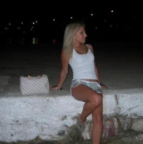mare_mare: alta 167cm, 57kg, cerco uomo vicino Tel:
