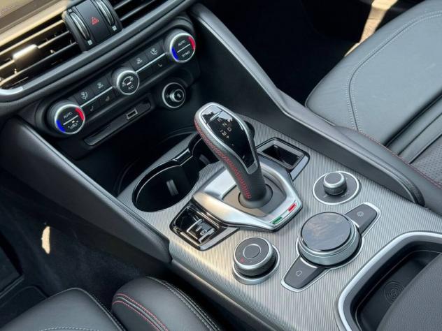 Alfa Romeo Giulia 2.0 t Competizione Q4 280cv auto - Foto 9