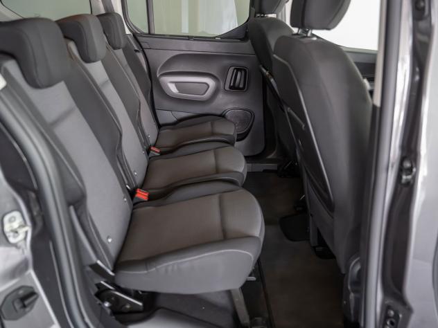 Toyota Proace City Verso Proace City Verso Electric 50kWh L2 Long D Luxury - Foto 8