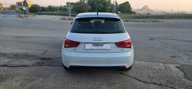 Audi A1 TDI 1.6 90CV Ambition - Foto 4