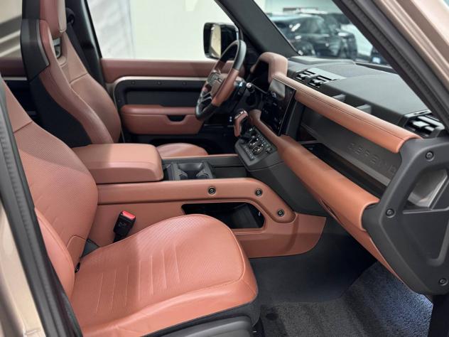 Land Rover Defender (2019) LAND ROVER 110 4.4 V8 635 CV AWD Auto OCTA - Foto 3