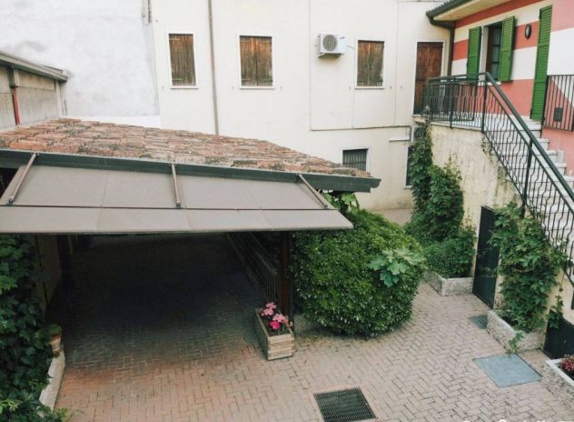 CASA INDIPENDENTE ( ABITAZIONE + NEGOZIO/UFFICIO) IN VERONA - Foto 4