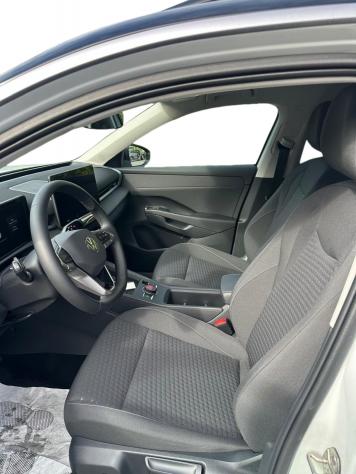 Volkswagen T-Roc TRoc 1.5 eTSI 150 CV ACT Life DSG - Foto 7