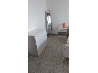 Affittasi camera singola a Pescara per studentessa