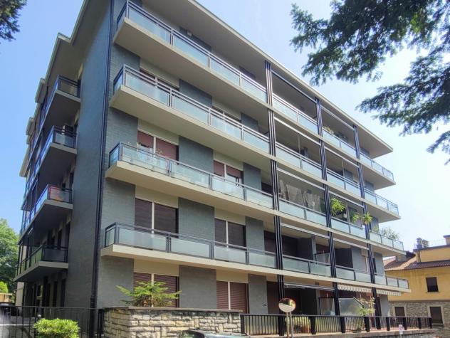 APPARTAMENTO di 3 vani e di 104 mq (COMO) rif. A01023 - Foto 2
