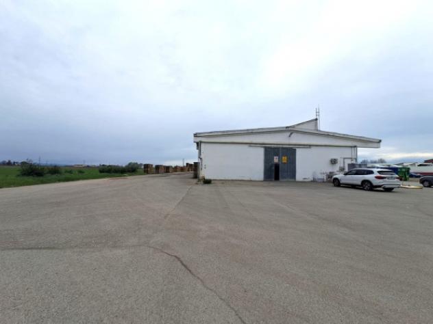 Immobile di 1850 m² con 1 locale in affitto a Anzola dell'Emilia