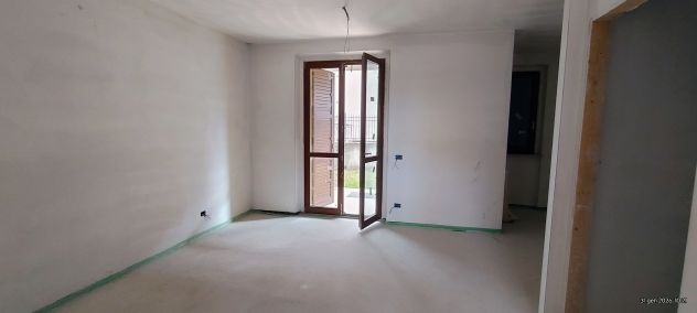 Appartamento nuovo al piano terra con giardino e garage - Foto 2