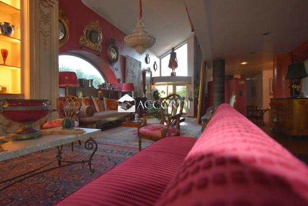 Per coloro che vogliono osare, splendida Villa in vendita in Comune di Roveredo in Piano.
TRATTATIVA RISERVATA - Foto 3