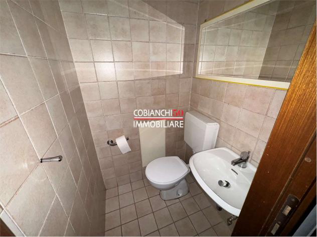 V000749 - INTRA , UFFICIO IN CENTRO CON POSTO AUTO COPERTO - Foto 11