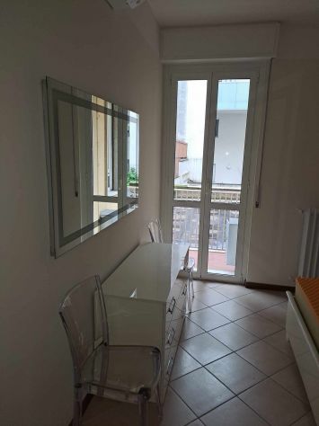 Piazza Napoli moderno ristrutturato climatizzato cabina armadio e box auto - Foto 13