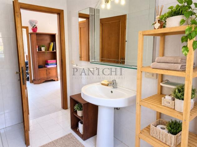 Appartamento spazioso, con balcone, garage e orto - Foto 14