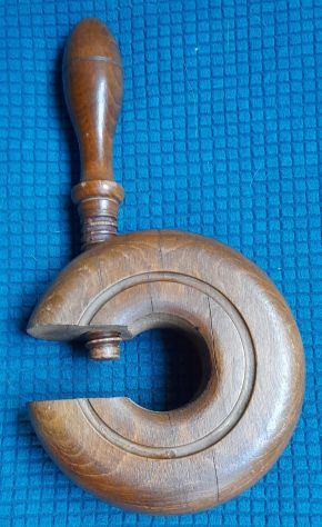 schiaccianoci in legno vintage modello a vite - Foto 5