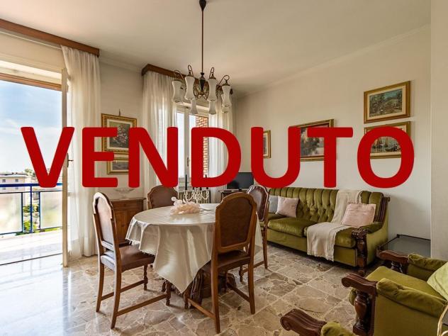 Appartamento 4 locali con balconi a Casatenovo