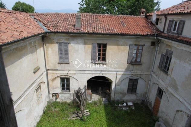 BESANA IN BRIANZA: IN VENDITA VILLA STORICA CON TERRENO EDIFICABILE DI MQ. 3.222 - Foto 4