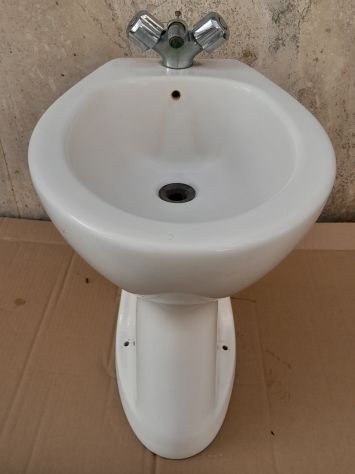 Bidet completo con miscelatore e scarico con predisposizione rubinetti laterali - Foto 3