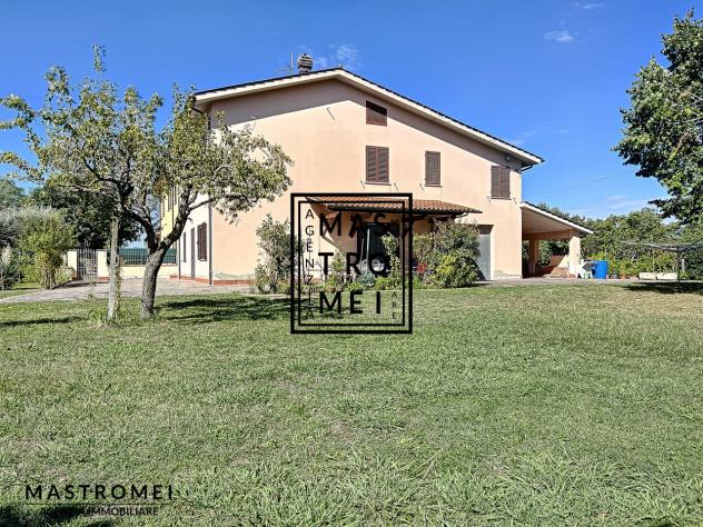 CASA INDIPENDENTE di 9 vani e di 300 mq (ALTOPASCIO) rif. 3404 - Foto 3