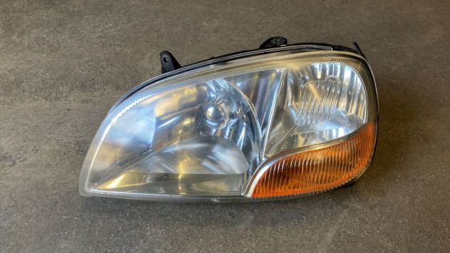Fari anteriori Suzuki Ignis del 2002 - Foto 3