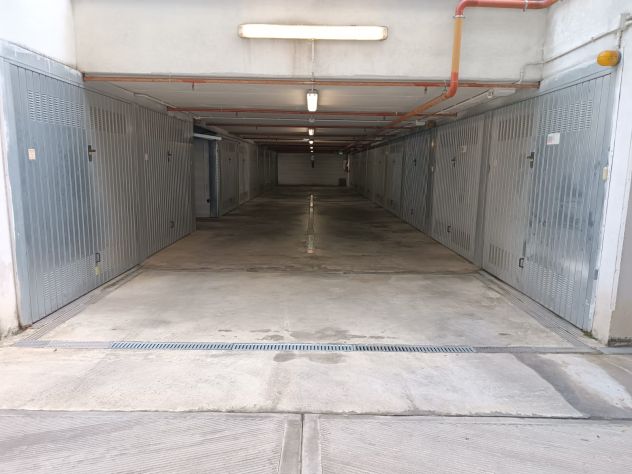 Offro garage in Via di Boccea, 243 - Foto 3
