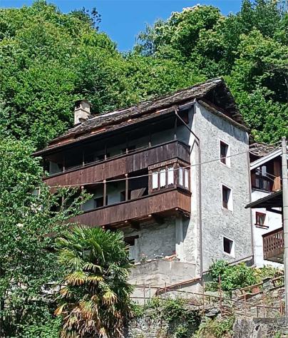 V000484 - ANTICA CASA INDIPENDENTE